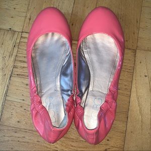 BCBG SALMON PINK ROUNDED TOE BALLET FLATS